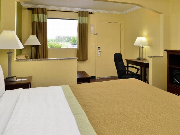 Americas Best Value Inn Winona image 14