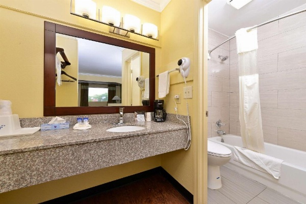 Americas Best Value Inn Winona image 27
